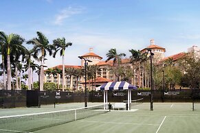 The Ritz-Carlton Naples, Tiburón