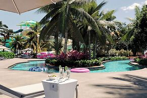 The Ritz-Carlton Naples, Tiburón