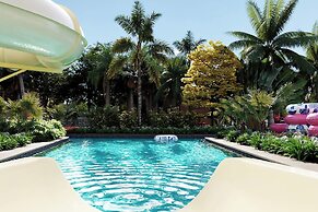 The Ritz-Carlton Naples, Tiburón