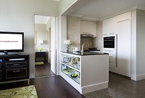 Lakeside Chalet - Mumbai, Marriott Executive Apartments