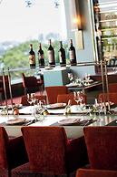 Lakeside Chalet - Mumbai, Marriott Executive Apartments