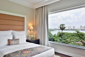 Lakeside Chalet - Mumbai, Marriott Executive Apartments