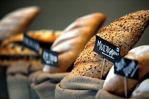 Lakeside Chalet - Mumbai, Marriott Executive Apartments