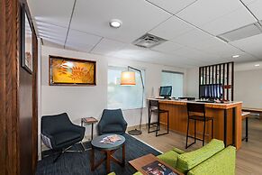Holiday Inn Express Hotel & Suites PEORIA NORTH - GLENDALE, an IHG Hot
