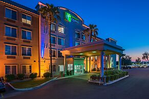Holiday Inn Express Hotel & Suites PEORIA NORTH - GLENDALE by IHG