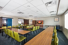 Holiday Inn Express Hotel & Suites PEORIA NORTH - GLENDALE by IHG