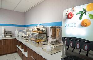 Holiday Inn Express Hotel & Suites PEORIA NORTH - GLENDALE by IHG