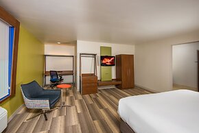 Holiday Inn Express Hotel & Suites PEORIA NORTH - GLENDALE by IHG