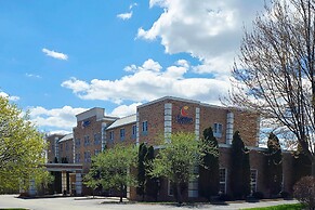 Comfort Inn & Suites Grafton - Cedarburg