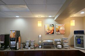 Comfort Inn & Suites Grafton - Cedarburg