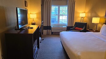 Comfort Inn & Suites Grafton - Cedarburg