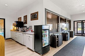 Americas Best Value Inn Tahquamenon Country