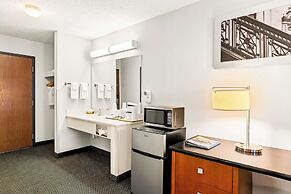 Americas Best Value Inn Tahquamenon Country