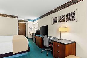 Americas Best Value Inn Tahquamenon Country