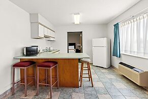 Americas Best Value Inn Tahquamenon Country