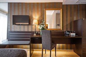 AX The Victoria Hotel