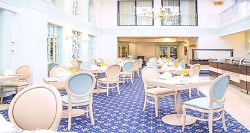 AX The Victoria Hotel