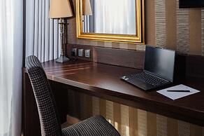 AX The Victoria Hotel
