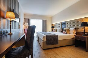 AX The Victoria Hotel