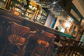 AX The Victoria Hotel