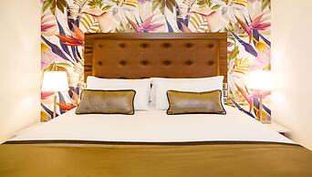 AX The Victoria Hotel
