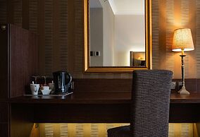 AX The Victoria Hotel