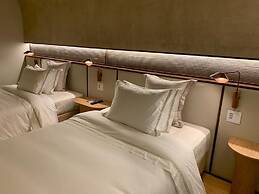 QOYA Hotel Curitiba, Curio Collection by Hilton