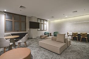 QOYA Hotel Curitiba, Curio Collection by Hilton