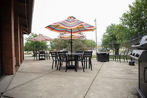 Lomira Inn and Suites