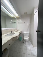 The Golden Peak Hotel & Suites powered by Cocotel