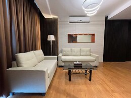 The Golden Peak Hotel & Suites powered by Cocotel