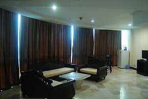 The Golden Peak Hotel & Suites powered by Cocotel