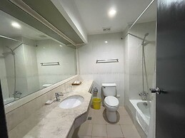 The Golden Peak Hotel & Suites powered by Cocotel