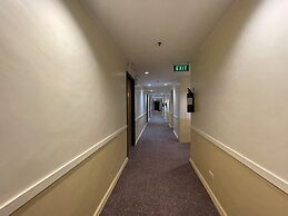 The Golden Peak Hotel & Suites powered by Cocotel