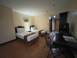 The Golden Peak Hotel & Suites powered by Cocotel