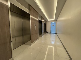 The Golden Peak Hotel & Suites powered by Cocotel