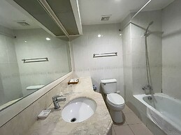 The Golden Peak Hotel & Suites powered by Cocotel