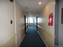 The Golden Peak Hotel & Suites powered by Cocotel