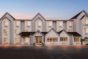 Comfort Inn & Suites Salinas City Center Area