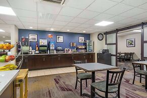 Best Western Plus Berkshire Hills Inn & Suites