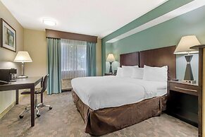 Best Western Plus Berkshire Hills Inn & Suites
