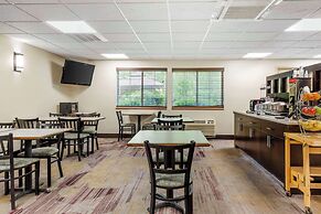 Best Western Plus Berkshire Hills Inn & Suites