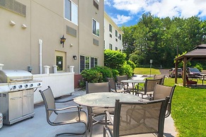 Best Western Plus Berkshire Hills Inn & Suites