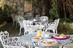 Hotel Xbalamque and Spa Cancun