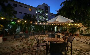 Hotel Xbalamque and Spa Cancun