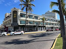 Hotel La Siesta Malecón