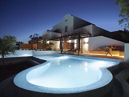 9 Muses Santorini Resort