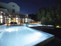 9 Muses Santorini Resort