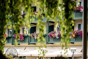 Bauer Hotel & Restaurant