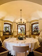 Bauer Hotel & Restaurant